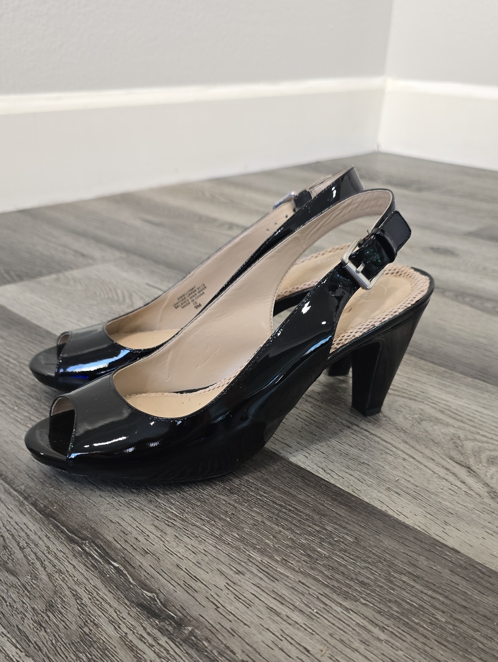 Easy Spirit Black Patent Leather Peep Toe Slingback Heels Size 9